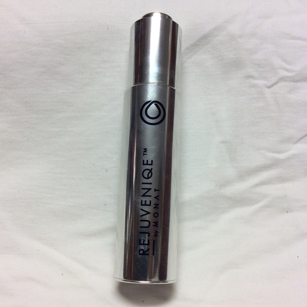 Rejuvenique face oil by Monat